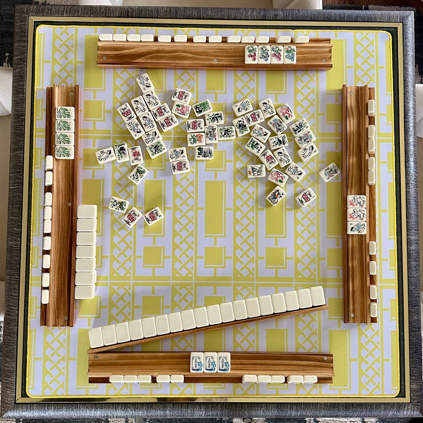Canary Trellis Mahjong Mat